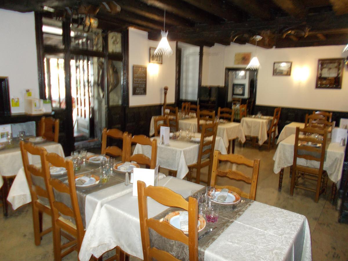 Logis Hotel Restaurant La Chaumiere Турнон-сюр-Рон Экстерьер фото